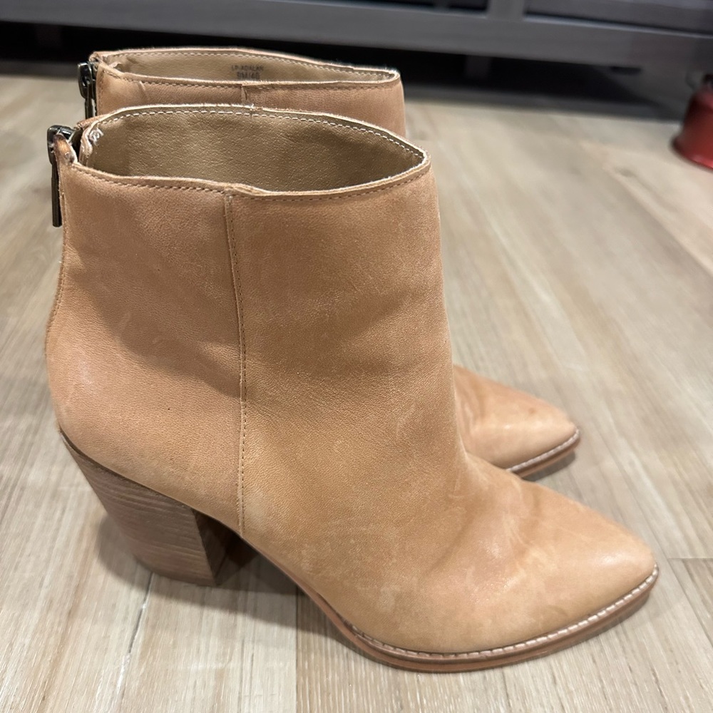 Lucky  Brand Adalan ankle leather booties good condition sz 9